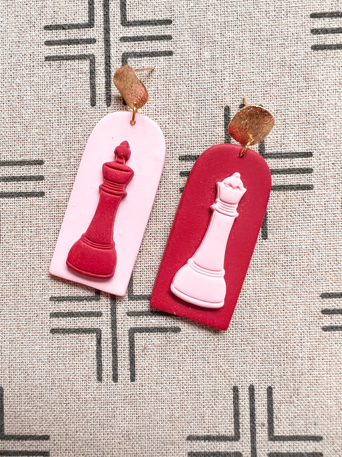 Mismatched Chess Dangles