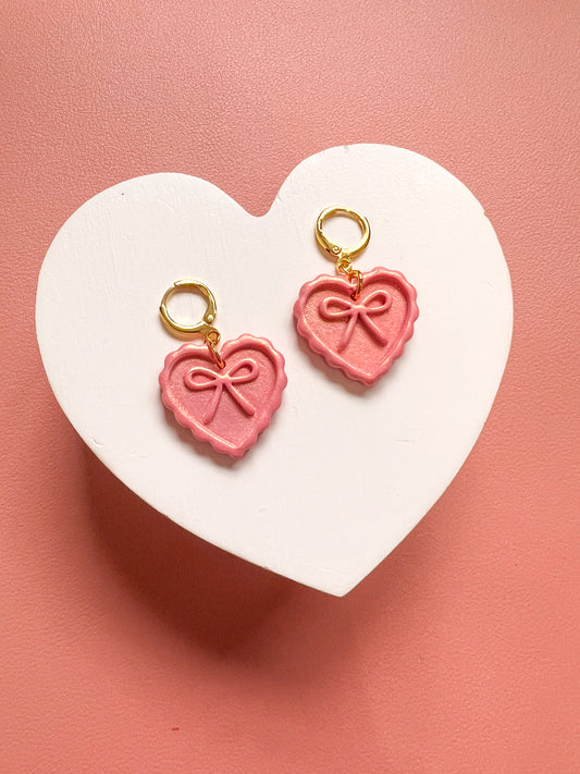 Scalloped Bow Heart Huggies